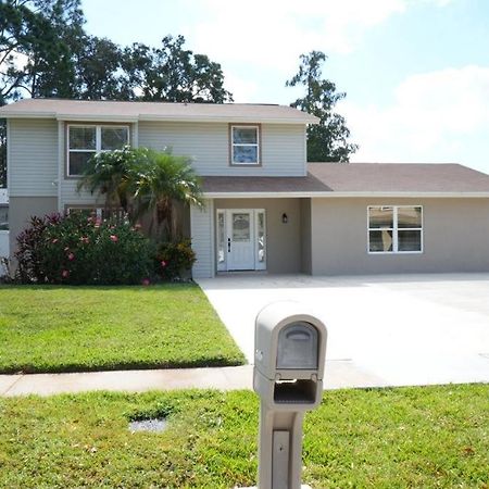 Hosting New Tampa Exterior foto