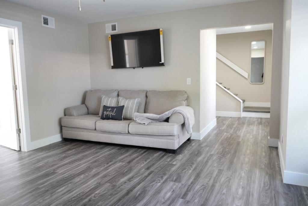 Hosting New Tampa Exterior foto