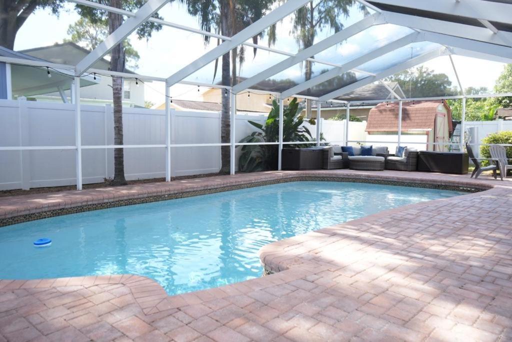 Hosting New Tampa Exterior foto