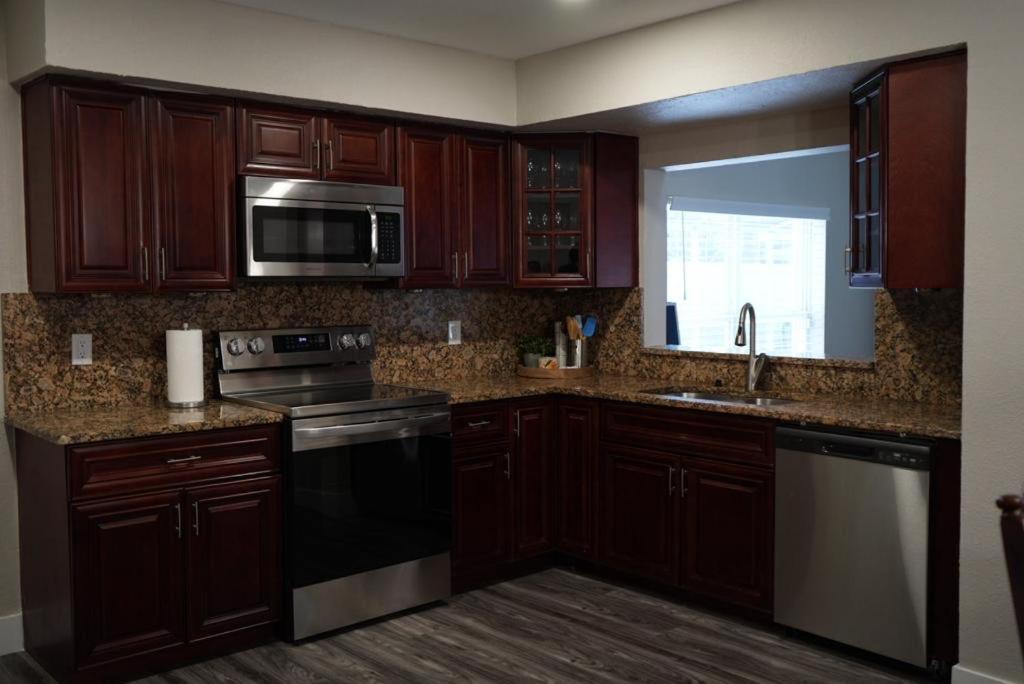 Hosting New Tampa Exterior foto